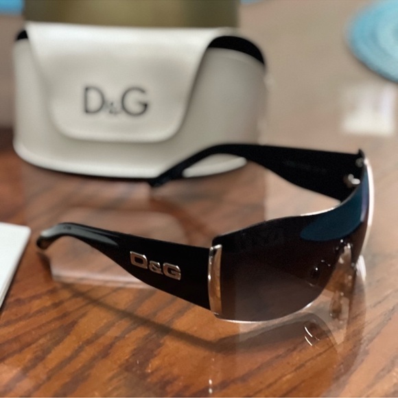 Dolce & Gabbana Sunglasses, with Case & Dust Bag  Style DD8039 - Picture 3 of 8